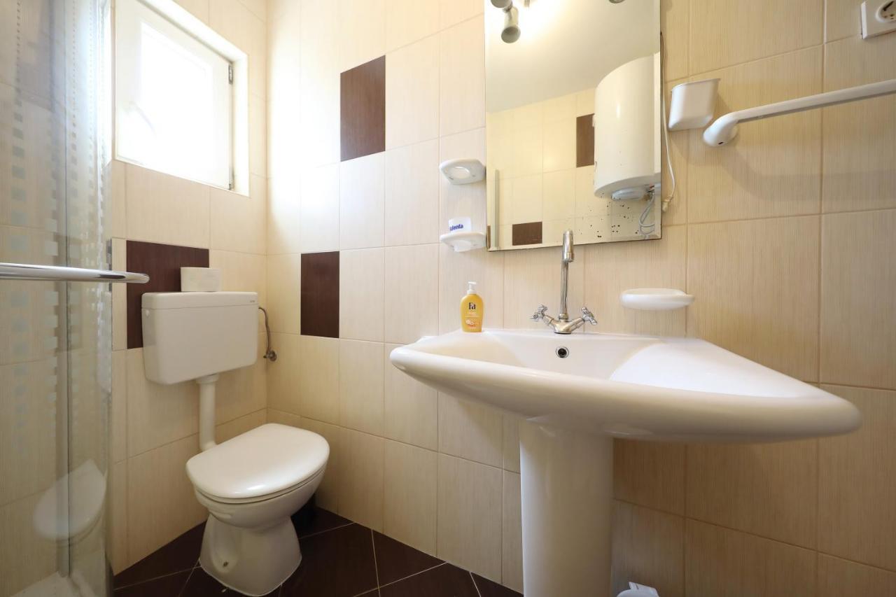 Apartmán Ap Roko&Dina Nin Exteriér fotografie