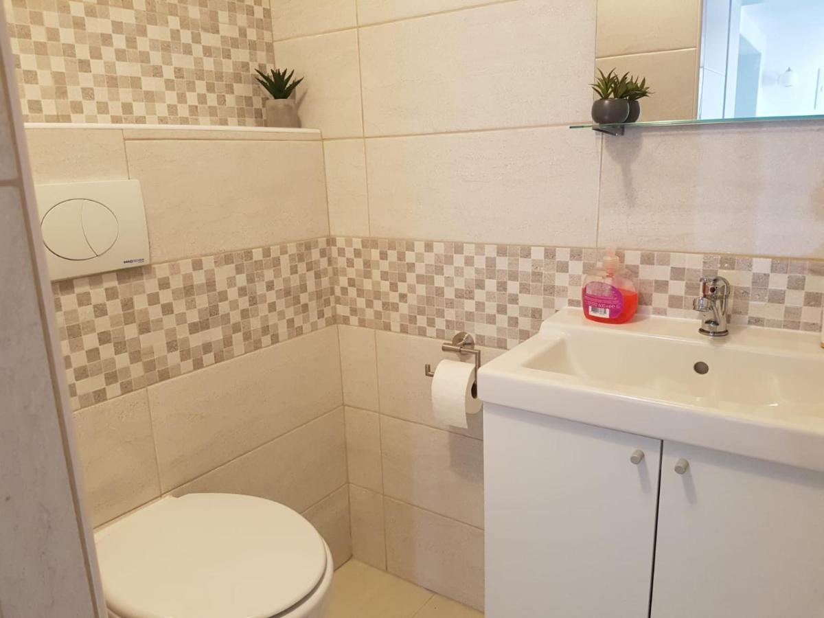 Apartmán Ap Roko&Dina Nin Exteriér fotografie