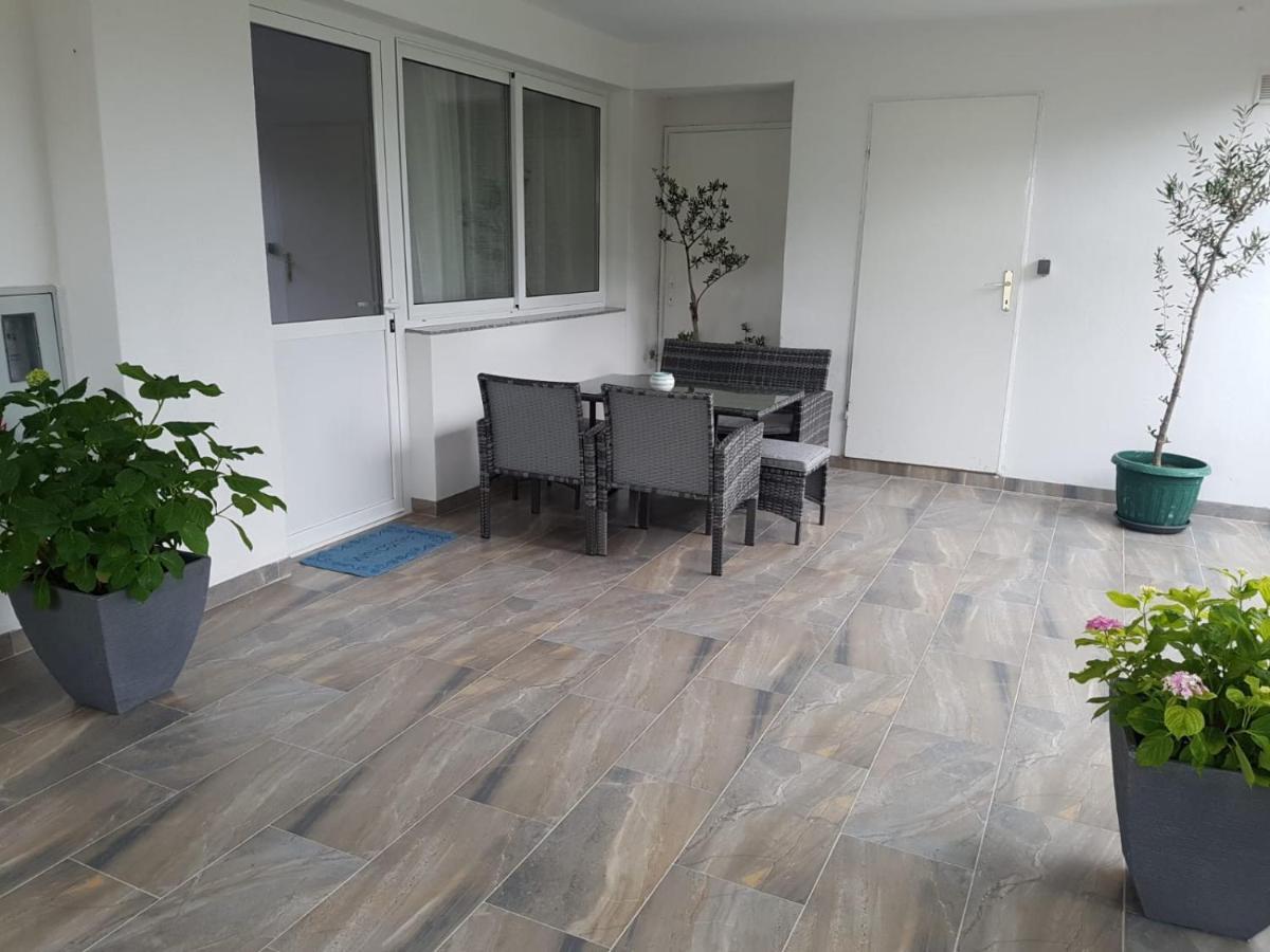 Apartmán Ap Roko&Dina Nin Exteriér fotografie