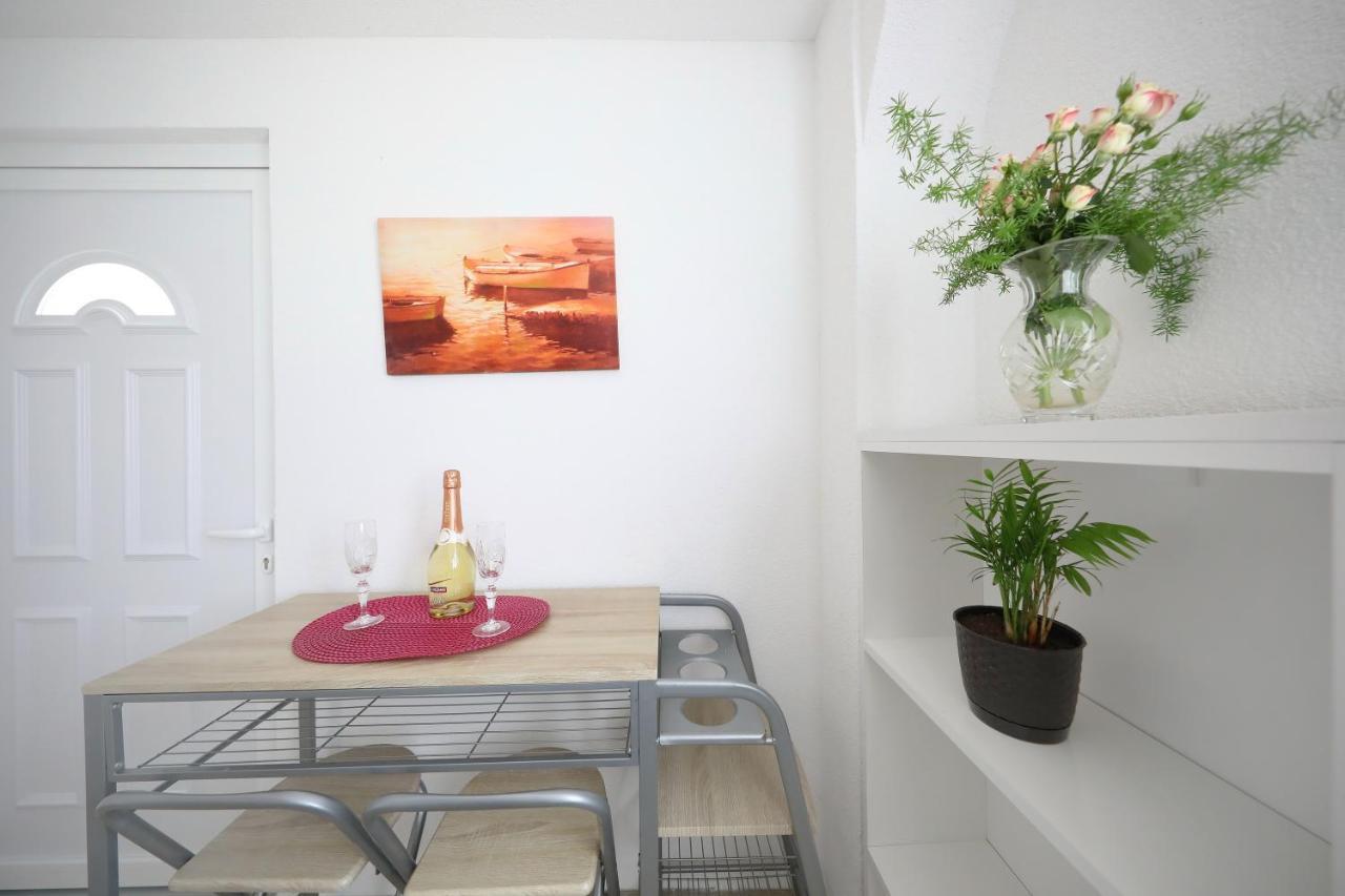 Apartmán Ap Roko&Dina Nin Exteriér fotografie